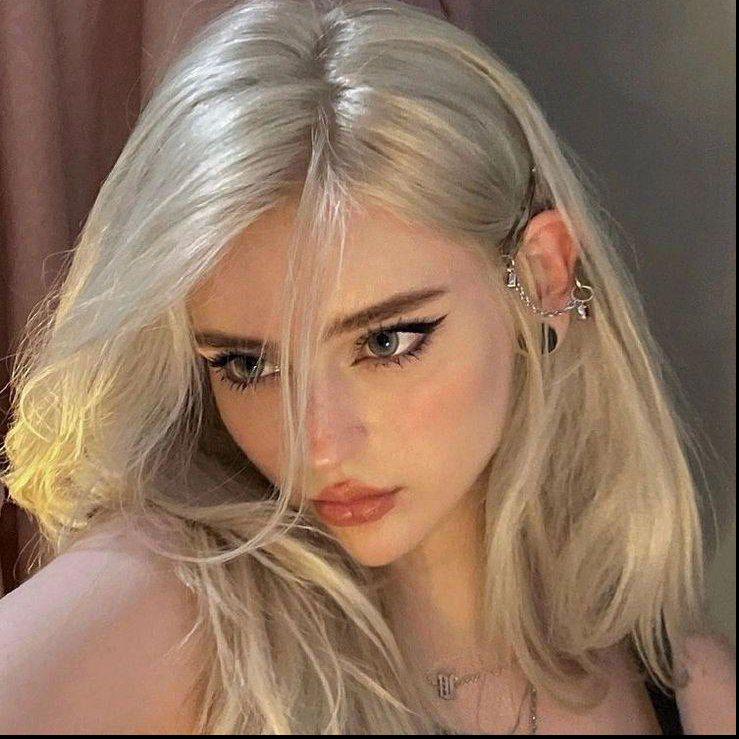 Nazi  Queen